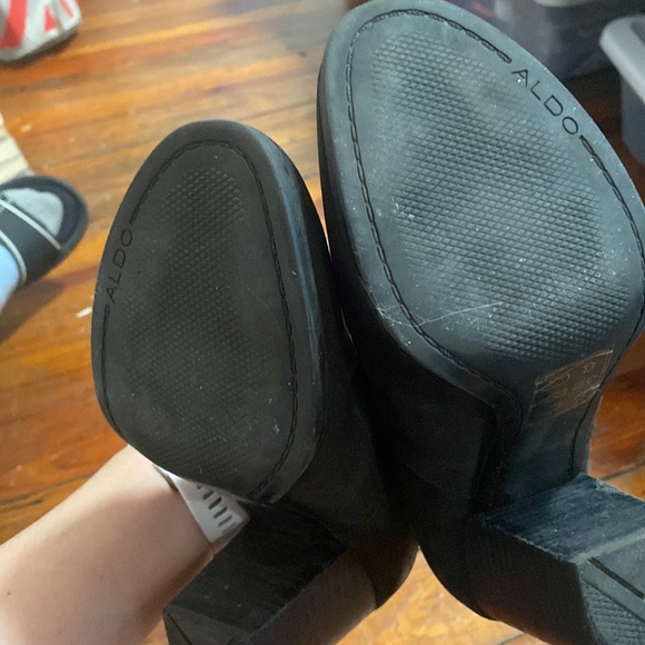 Black Aldo booties - Picture 2 of 4